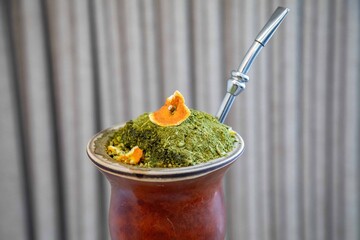 The most perfect, original and best yerba mate chimarrão in the world. With dehydrated orange peel and a classic ambiance.