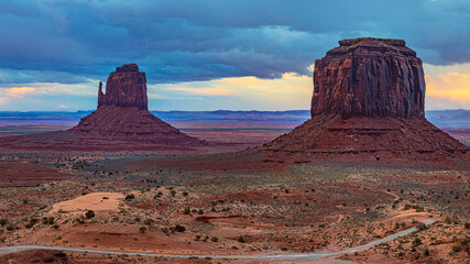 Sonnenaufgang im Monument Valley
