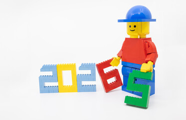 Obraz premium Hong Kong - July 21 2025: workers set up the new year 2026 wording