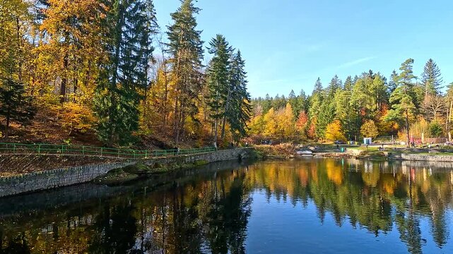 26-10-2024 autumn lake in karpacz park poland