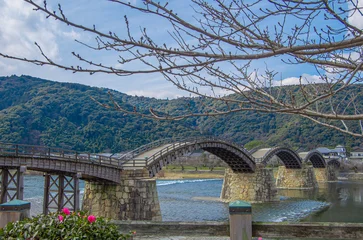 Crédence en verre imprimé 日本の山口県岩国市にある錦帯橋と青空