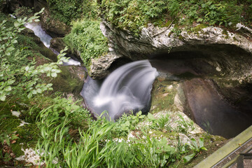 Una camminata all&rsquo;interno dell&rsquo;orrido delle grotte di pradis