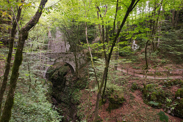 Una camminata all&rsquo;interno dell&rsquo;orrido delle grotte di pradis