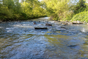Drohnenflug über Fluss (Dill bei Wetzlar)