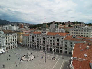 Triest - Włochy - miasto na południu Włoch. Zdjęcia z drona. Zabytki, pałace, zamki w wysokiej jakości. © Konrad
