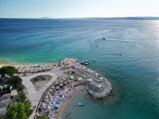 Punat - wyspa Krk - Chorwacja - miasteczko w środkowej części wyspy. Zdjęcia w wysokiej jakośći zrobione dronem © Konrad