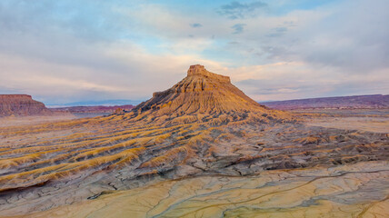 Naklejka premium Desert Buttes and Mesas in Utah’s National Parks