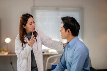 Obraz premium doctor is talking to a patient in a hospital room