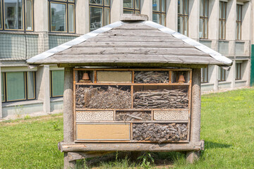branch house  close-up