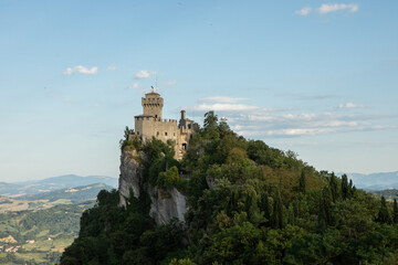 Obraz premium Scenic View of San Marino – Historic Architecture and Mountain Landscape. One of the smallest countries in the world, located in the heart of Italy.