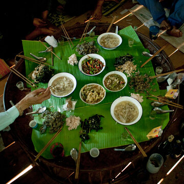 Akha minority meal, Ban ta mi, Laos