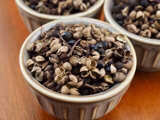 건조된 유기농 향신료 산초, 초피, 음식재료