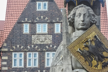 Historischer Marktplatz in Bremen mit Roland Statue