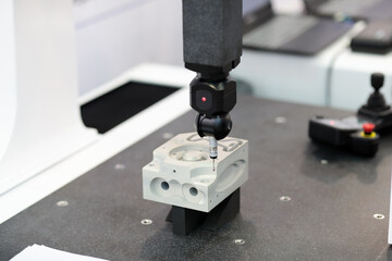 bridge type coordinate measuring machine
