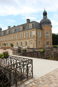 Ch&acirc;teau de Pierre-de-Bresse : pont sur les douves