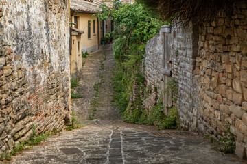 photo of the narrow streets of the medieval Italian town of Serra San Quirico.