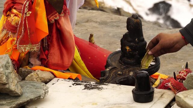 Shiva Idol at Chandrashila Summit &ndash; Spiritual Peak of Uttarakhand Himalayas
