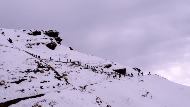 Chandrashila Winter Trek &ndash; Snow-Clad Summit Above Tungnath Temple