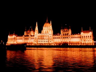 Fototapeta premium hungarian parliament in budapest at night 