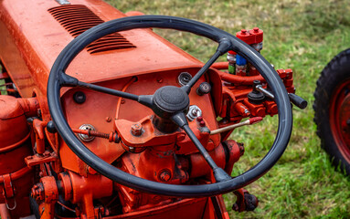 Steering wheel of an old timer tractor