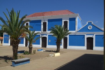 Sometimes modern and thriving, sometimes rural and colonial, houses made from the same land still...