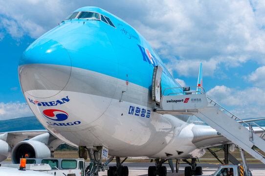Boeing 747 Cargo Low Angle on Airport Runway, February 6, 2016