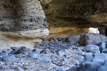 Volcanic tuff and basalt layers