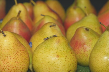 Juicy Bartlett Pear – Sweet, Ripe, and Perfectly Fresh Fruit