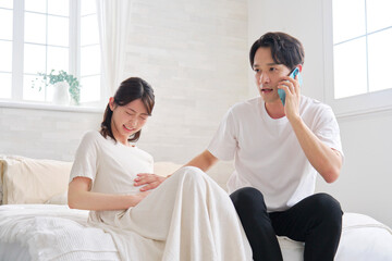 陣痛が始まった妊婦