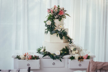 wedding cake decorated and decorations