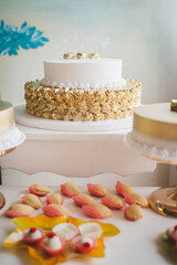 wedding cake decorative table setting