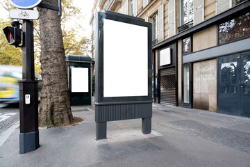 Panneau publicitaire à Paris