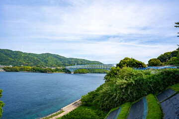 梶折鼻公園から見る黒之瀬戸大橋の風景