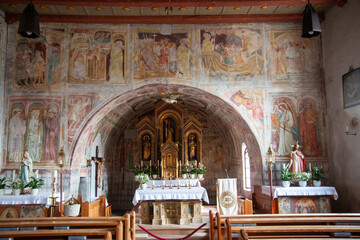 Obraz premium Val Sarentino is a splendid valley in South Tyrol that extends north of Bolzano up to the Pennes Pass.