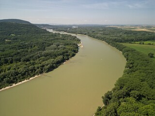 Zamek Devin - Słowacja - piękny zamek położony nad Dunajem nagrany dronem w 4K rozdzielczości © Konrad