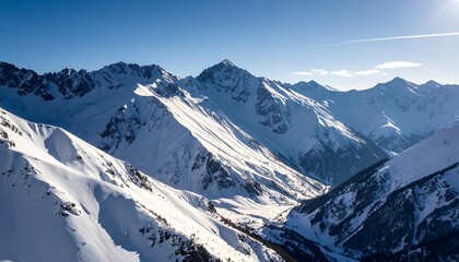 Obraz premium Snowy mountain range panorama (1)