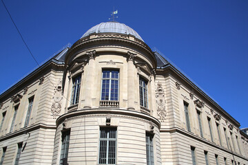 Angle et façade de la bibliothèque Nationale Richelieu à Paris