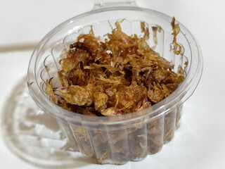 Crispy golden brown fried shallots, also known as 