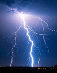 雷が落ちる瞬間