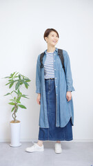 女性の全身