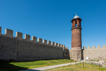 The castle located in Erzurum province of T&uuml;rkiye; It was built as both an inner and outer castle, and only the inner castle remains standing today.