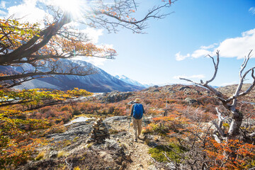 Obraz premium Hike in autumn season