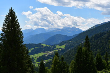 Schöne Landschaft bei Proveis in Südtirol 