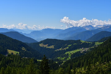 Schöne Landschaft bei Proveis in Südtirol 