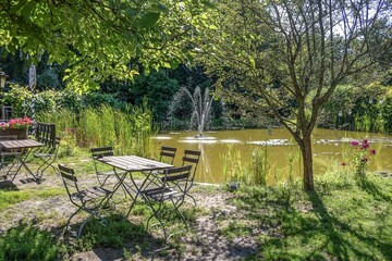 burg spreewald, deutschland - idyllisches lokal an einem kleinen teich