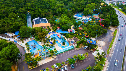Parque Aquático Toboágua Diversão Ilha Passeio Turístico Florianópolis Floripa Mar Surf Verão Lazer Familiar Escorregador Água Piscina Crianças Brincadeira Aventura Tropical Turismo em Família Emoção © Pedro