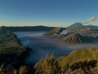 Fototapeta premium Majestic Sunrise over Bromo Tengger Semeru National Park's Volcanic Landscape