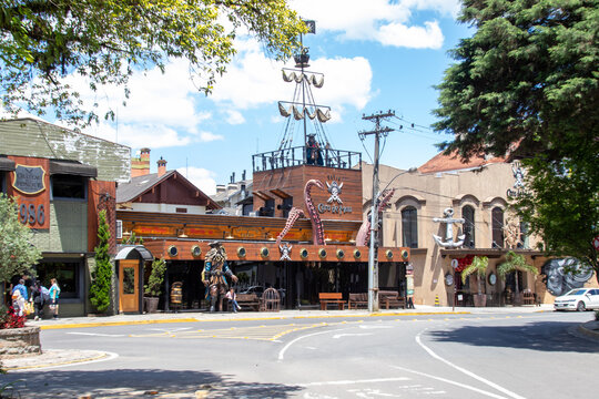 Famosa pizzaria tem&aacute;tica cara de mau em Gramado, Rio Grande do Sul, Brasil. 