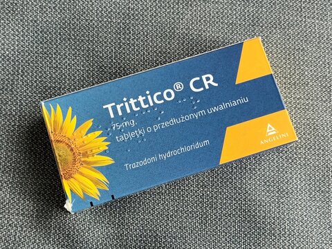 Trittico&reg; CR Medication Box with Sunflower Design and Czech Label