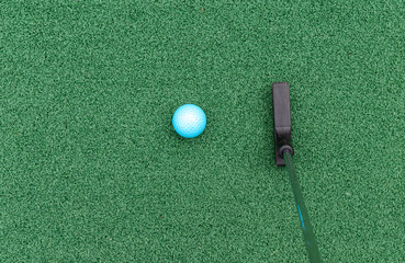 mini golf putting